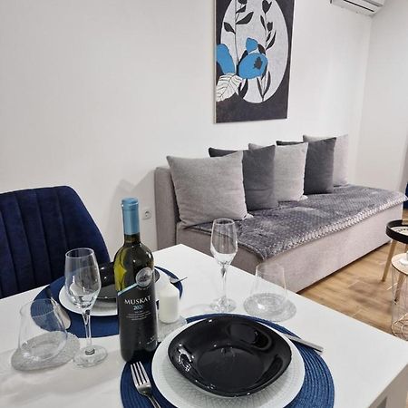 Apartman Astra Sremska Mitrovica Buitenkant foto