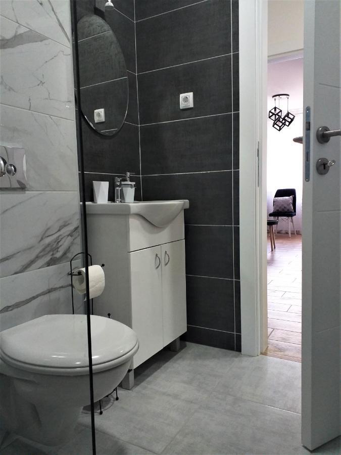 Apartman Astra Sremska Mitrovica Buitenkant foto