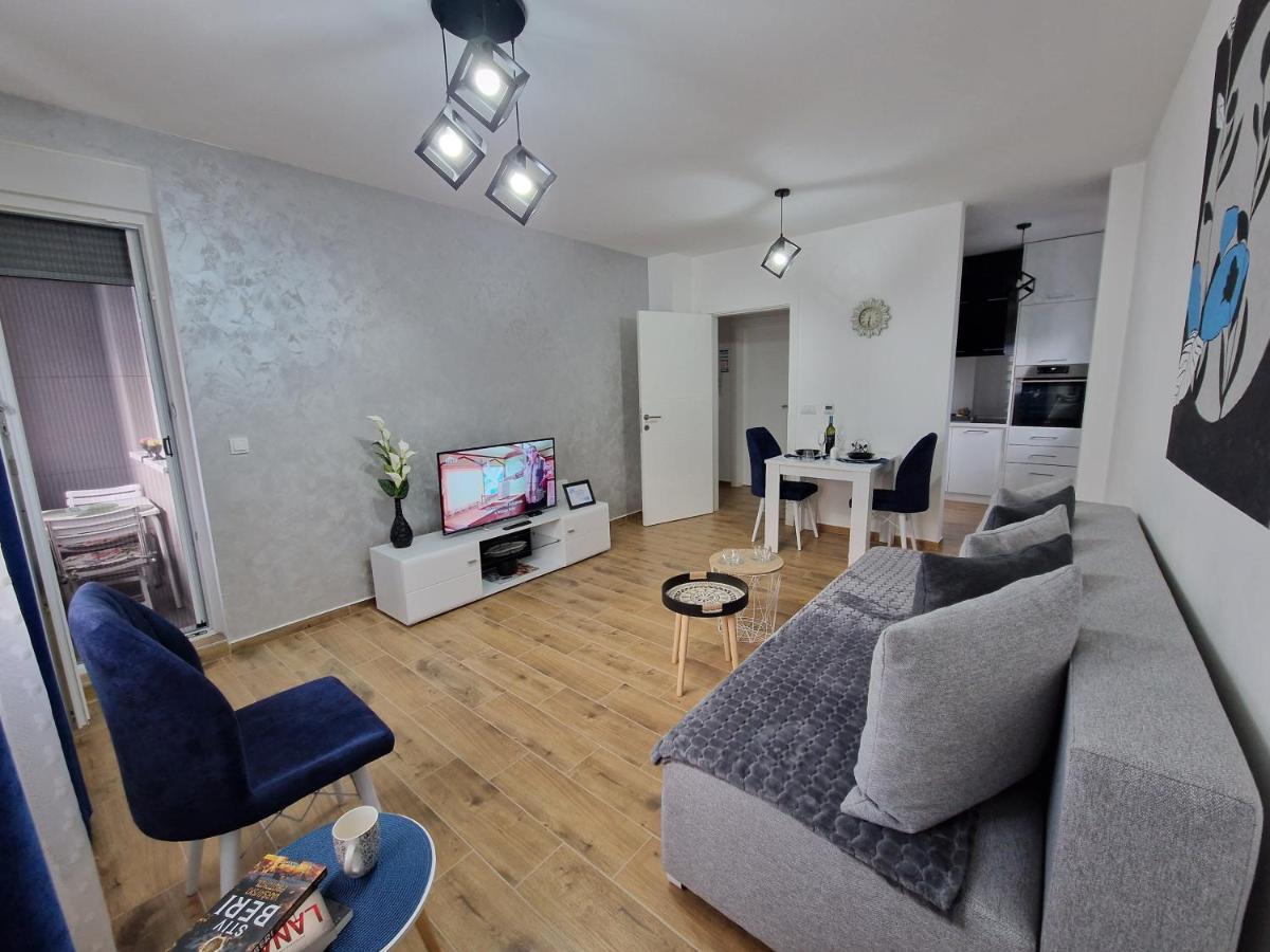 Apartman Astra Sremska Mitrovica Buitenkant foto