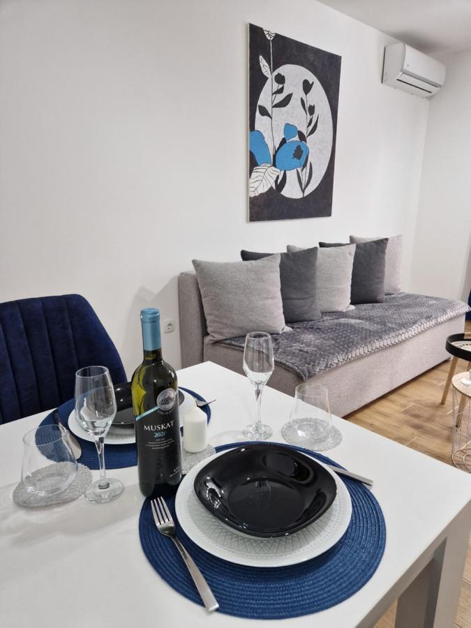 Apartman Astra Sremska Mitrovica Buitenkant foto