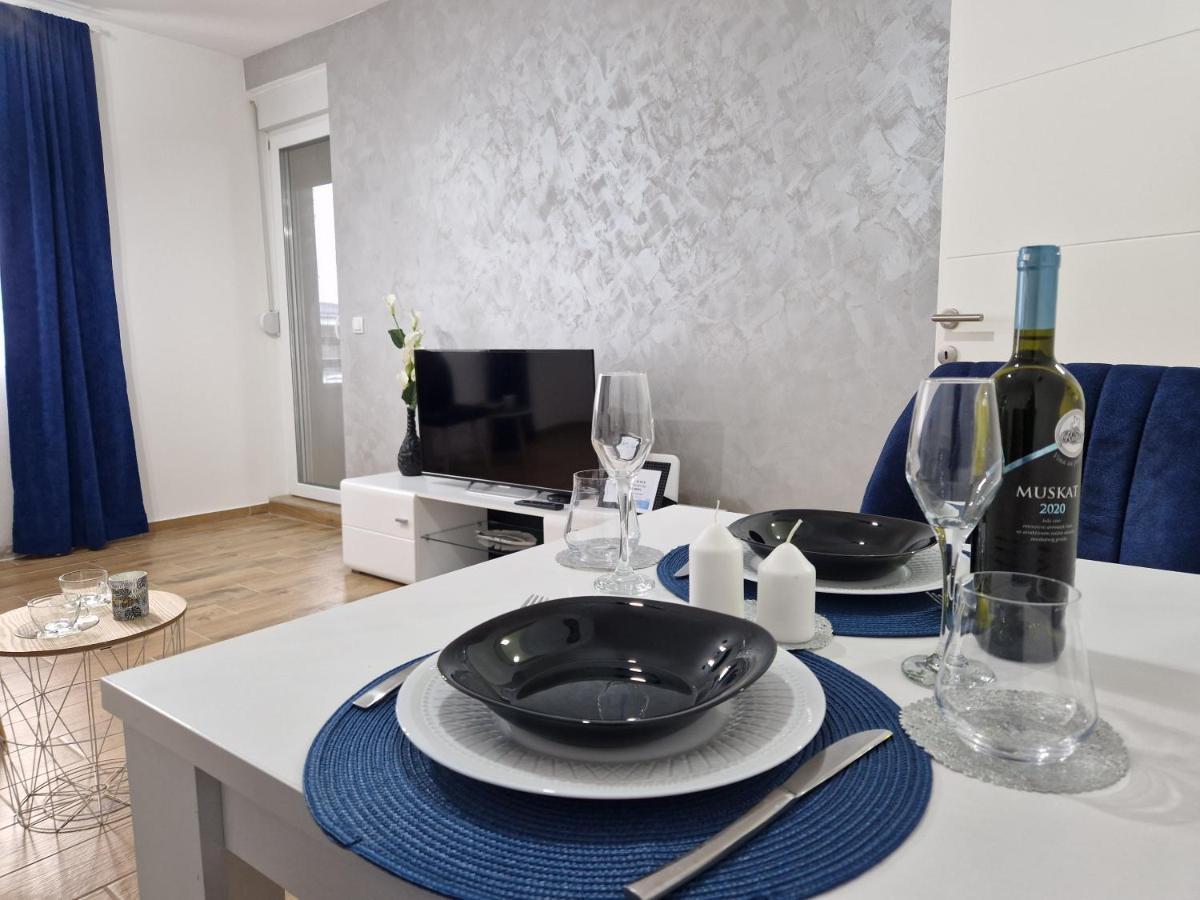 Apartman Astra Sremska Mitrovica Buitenkant foto