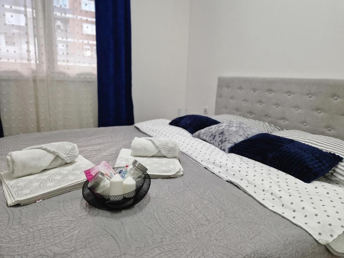 Apartman Astra Sremska Mitrovica Buitenkant foto