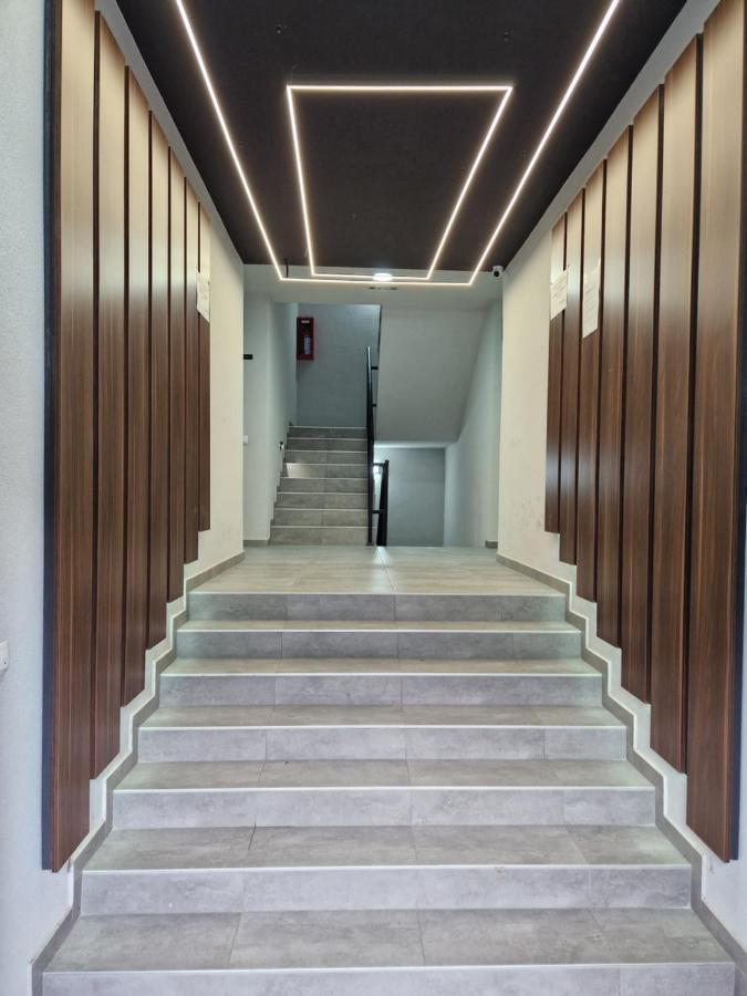 Apartman Astra Sremska Mitrovica Buitenkant foto